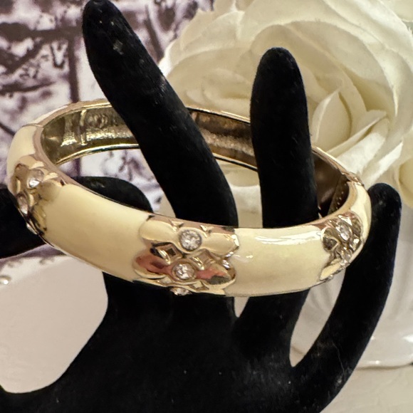 Elegant Gold and Cream Bangle Bracelet - Picture 3 of 4
